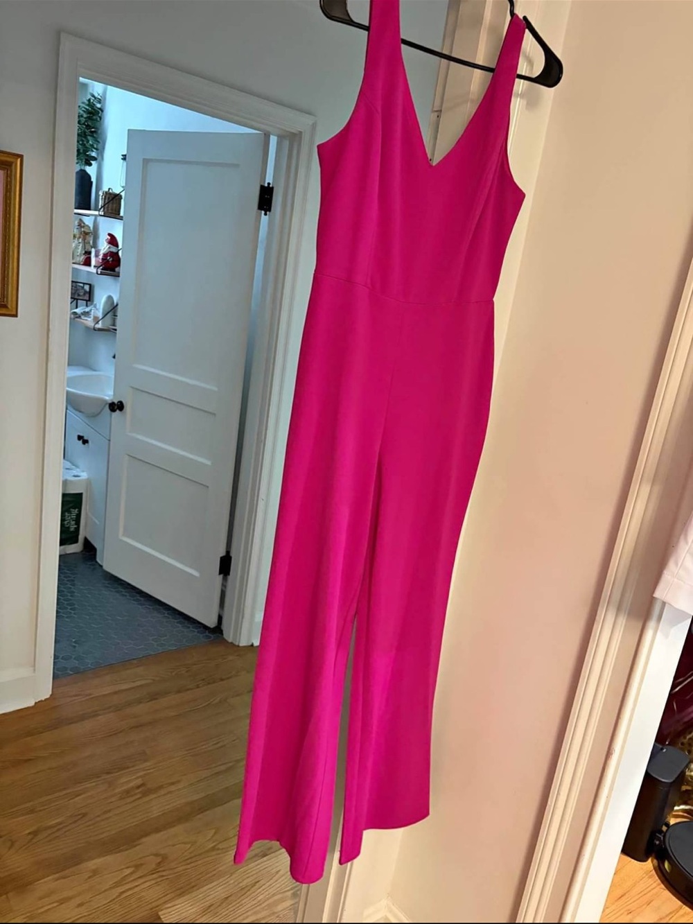 Women's Sleeveless V-Neck Wide-Leg Jumpsuit in Bright Pink size M brand new